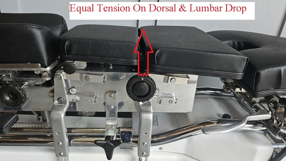 How does the Lumbar & Dorsal Tension Control Knob Work on a Zenith 320 